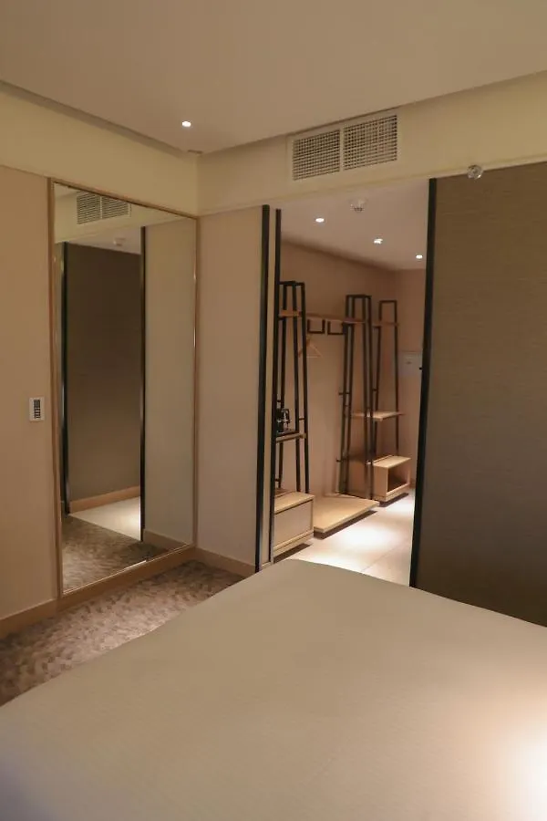 Abu Dhabi Airport Hotel T1 International Departures 3*, Abu Dhabi United Arab Emirates
